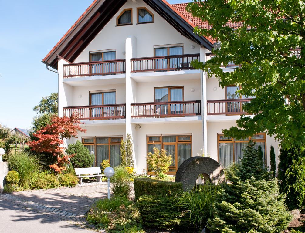 Hotel Waldhorn Friedrichshafen Exterior photo