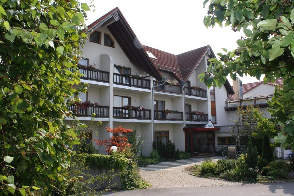 Hotel Waldhorn Friedrichshafen Exterior photo